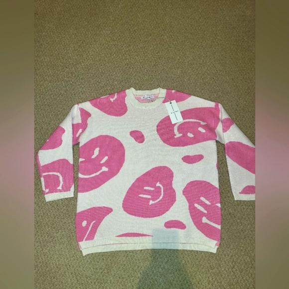 Moon & Madison Smiley NEW SIZE X Small Oversized 22 PTP Lg Sweater Pink & White - Picture 1 of 9
